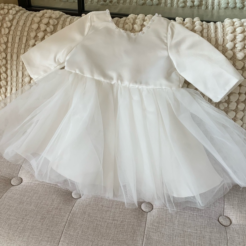 NWOT Fancy Dress
6-9 mo
